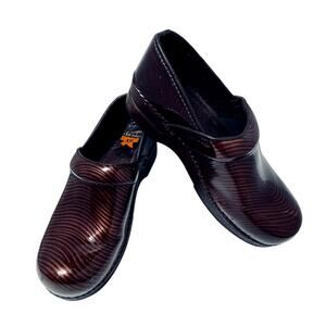 Dansko XP Brown Strippy Patent Leather Nursing Healthcare Clogs Eu 38/US 7.5-8